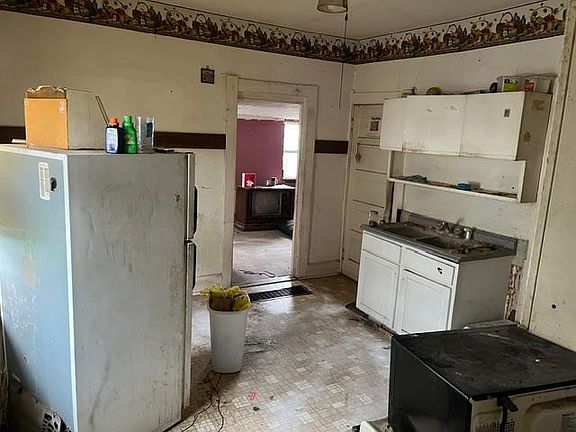 5th image of 1629 Columbia Ave