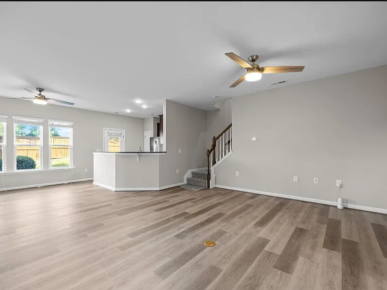 1049 Laceflower Dr — Photo 7