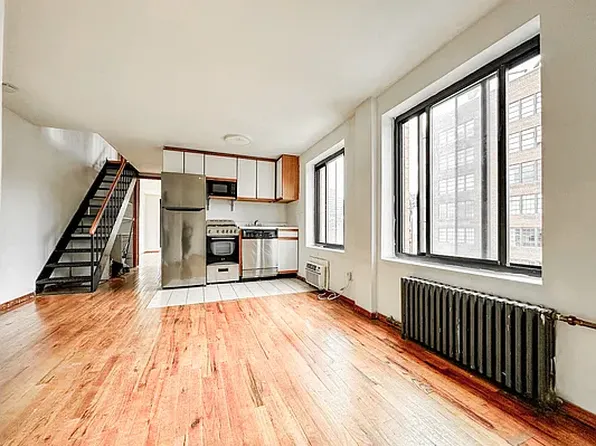 29 7th Avenue South image 1 of 14