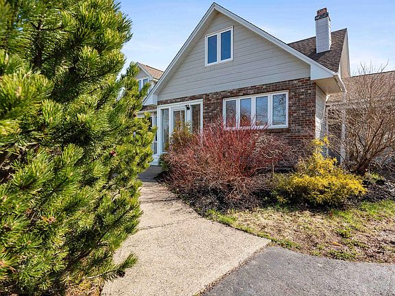 2nd image of Tupper Ct #4