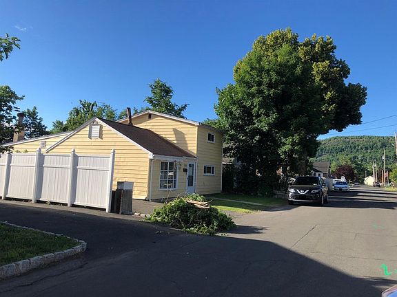 2nd image of 12 Knox St