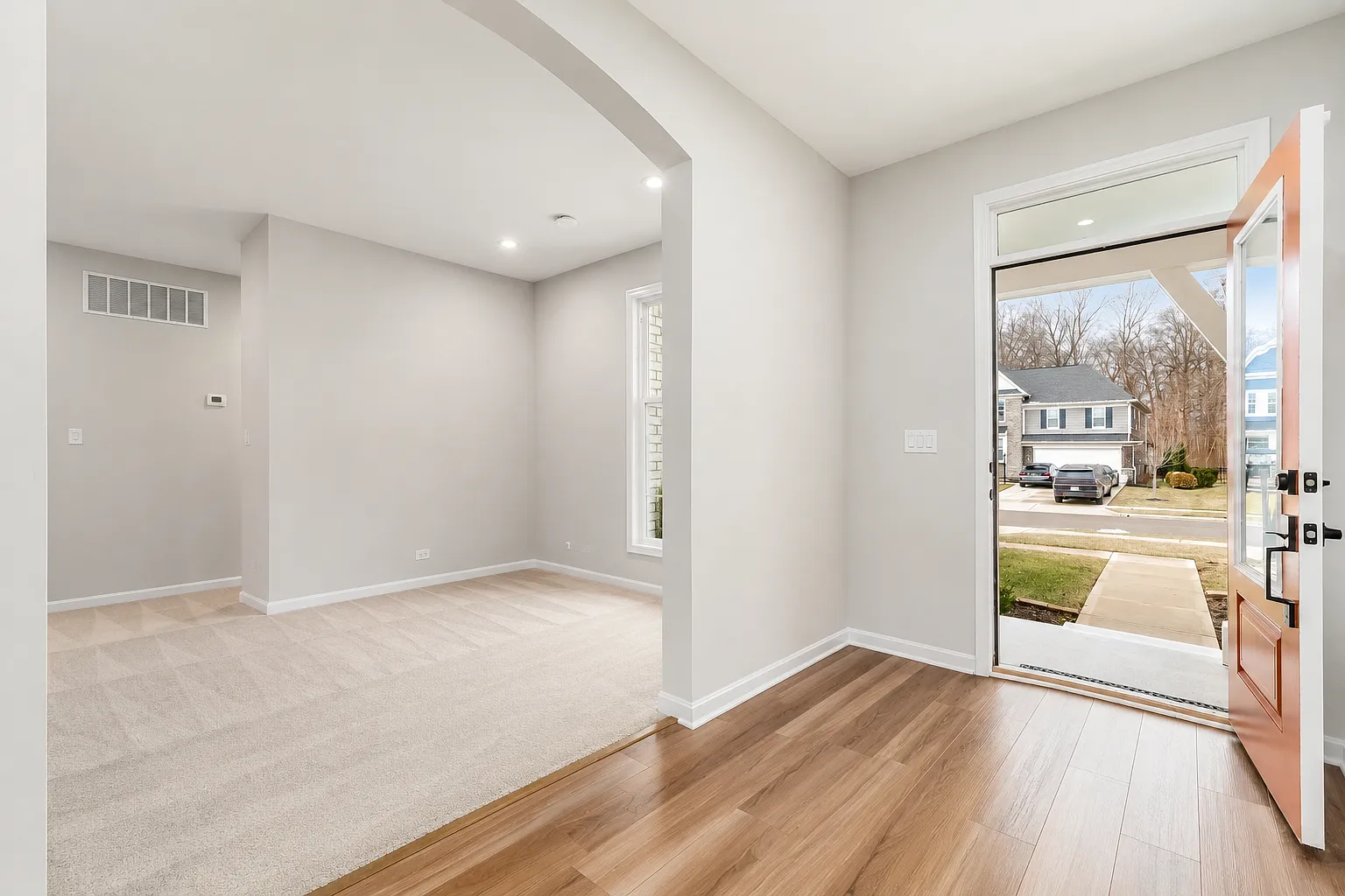 4 bed, 3325 sqft, $3,499 — Photo 2