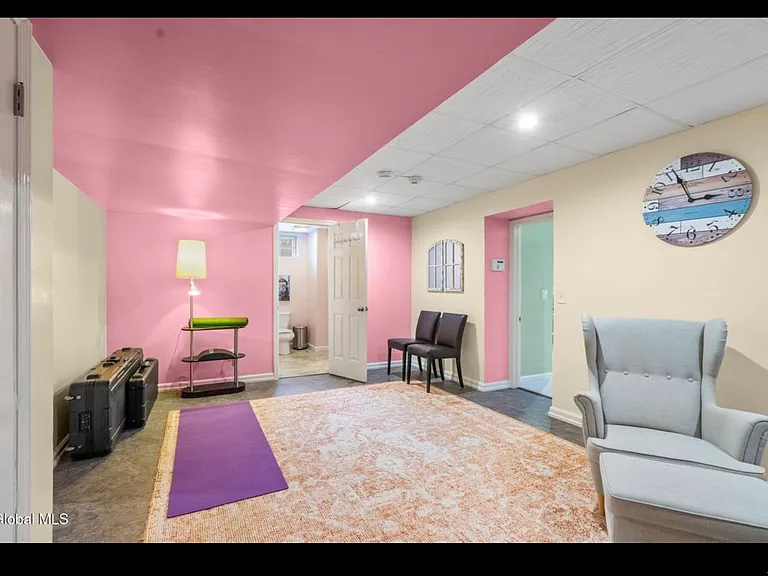8 Fox Glove Ct — Photo 29