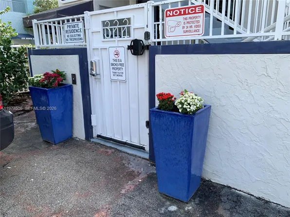 322 Taylor St APT 2D, Hollywood, FL 33019