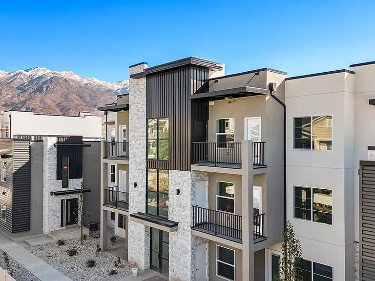 Allure Apartments — Photo 9