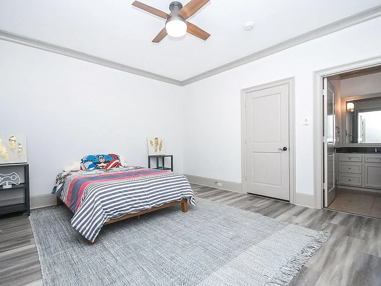 2702 Tudor Mnr — Photo 30