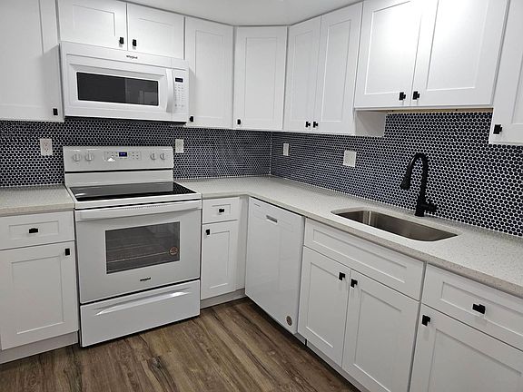 5th image of 2135 Virginia Ave APT 7