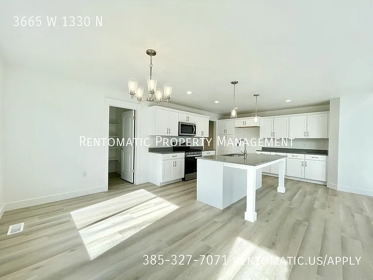3665 W 1330 N — Photo 3