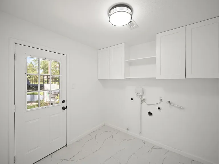 5943 Greenmont Dr — Photo 21