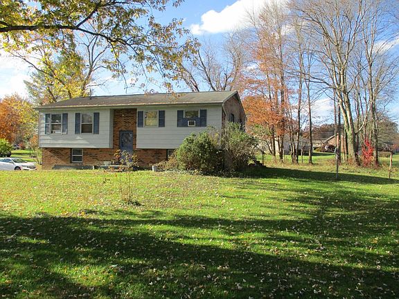 2nd image of 309 Robin Hood Ln