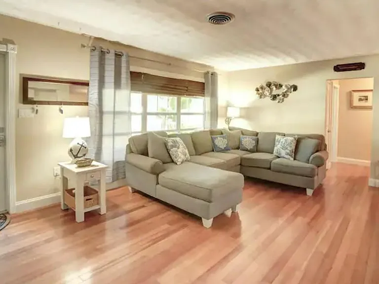 7609 Senrab Dr — Photo 6