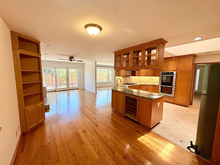 3057 Carleton Pl — Photo 4