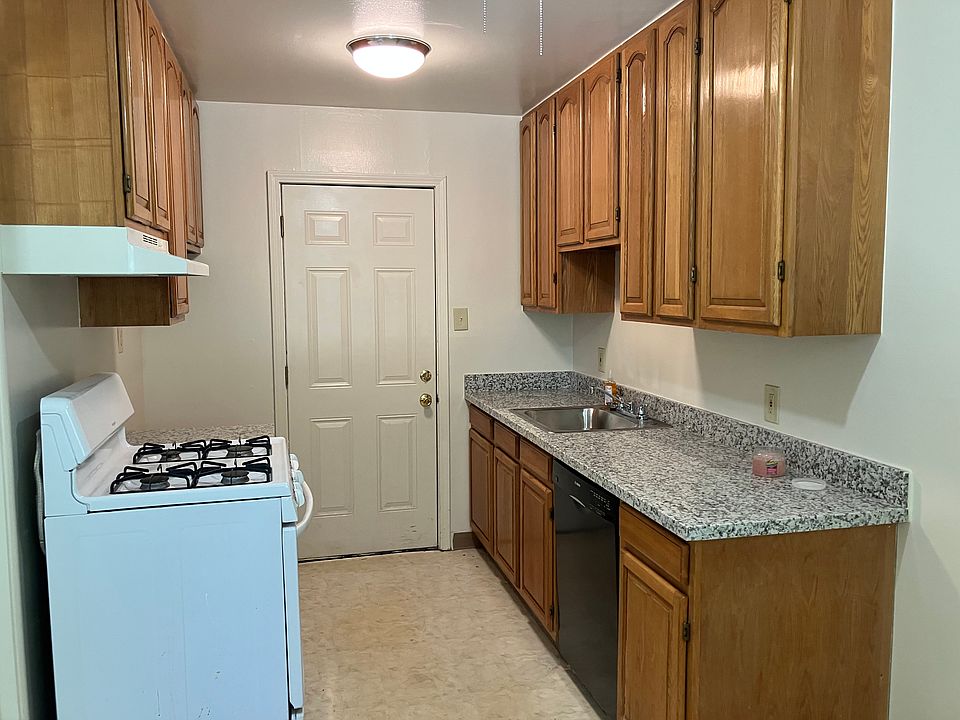 2nd image of 435 Bernal Ct