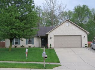 1104 Enchanted View Dr, Mooresville, IN 46158