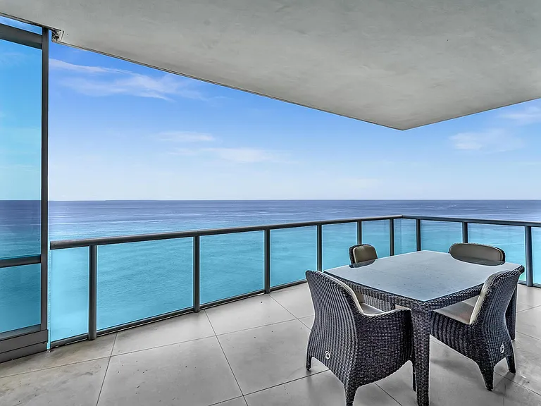 17121 Collins Ave #4403 — Photo 9