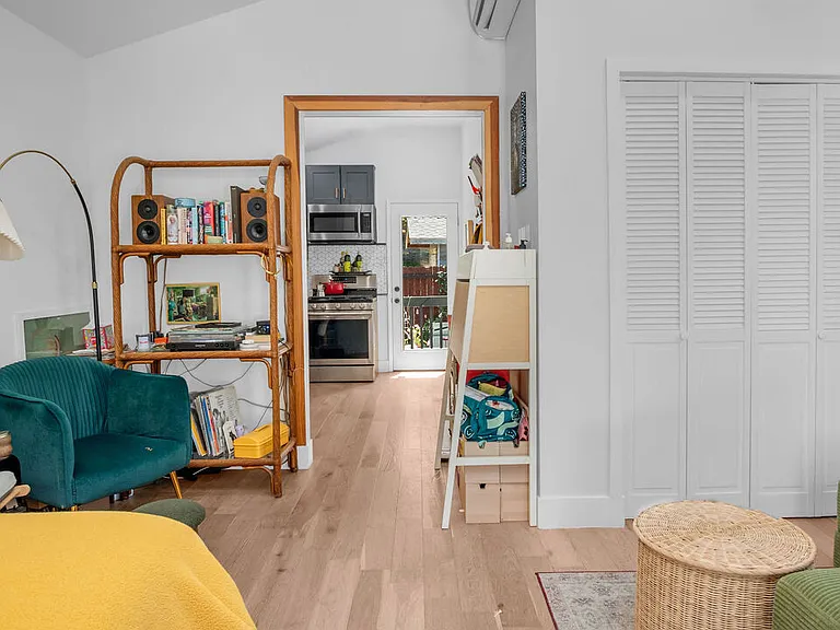 5114 Miriam St — Photo 11