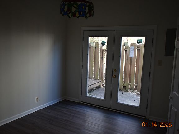 4th image of 225 Cape Point Ln