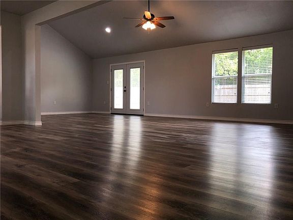 5th image of 314 Oakwood Dr
