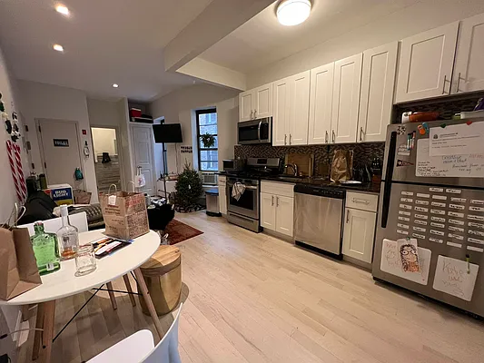 Rented by REAL New York | media 16