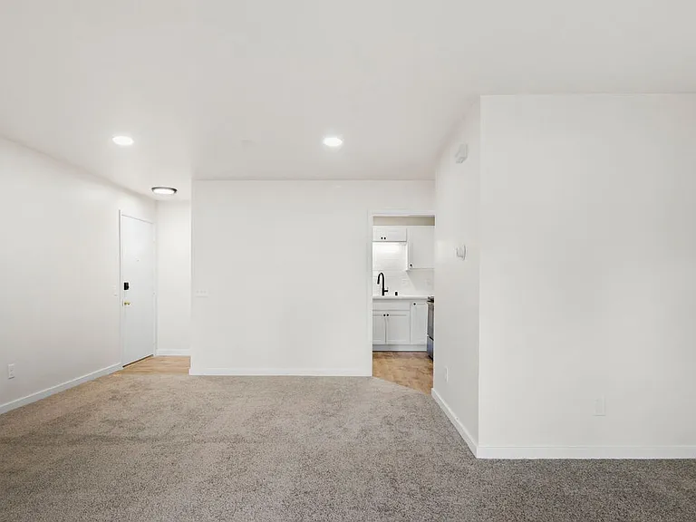 4934 Whitcomb Dr #7 — Photo 6