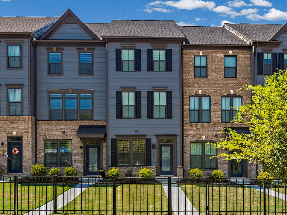 2833 Statesville Ave