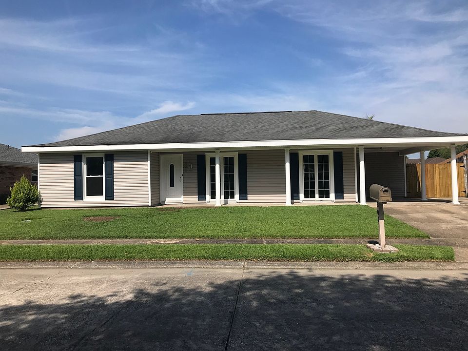 1st image of 302 Midland Dr