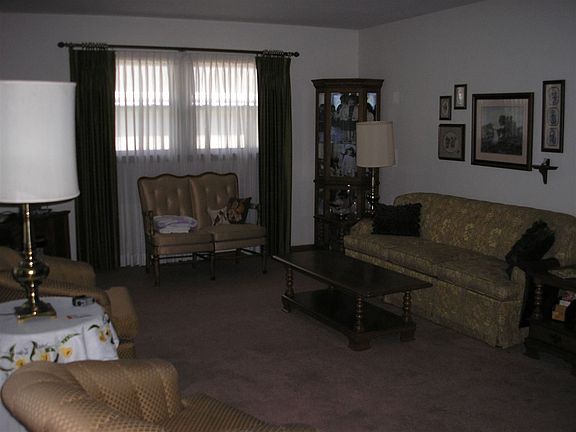 2nd image of 1815 Randolph Dr