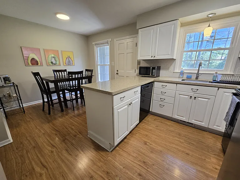 807 Flintwood Ct — Photo 6