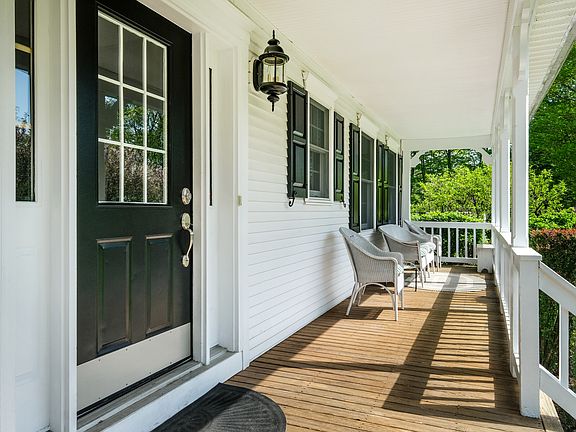 3rd image of 102 Kent Dr