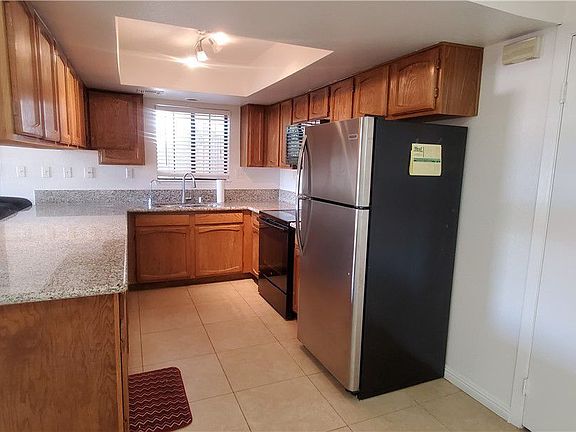 5th image of 4110 Sanderling Cir Unit 425