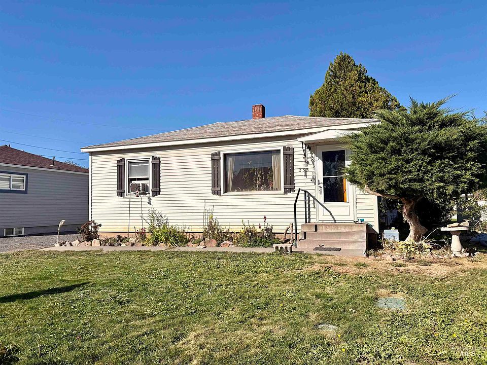 1st image of 253 Blue Lakes Blvd