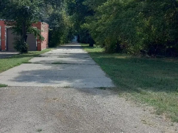 409 Front St SE, Beulah, ND 58523