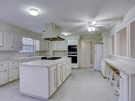 2nd image of 31203 Stella Ln