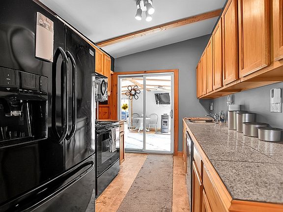 3rd image of 50 Roosevelt Dr