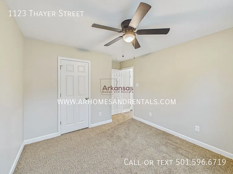 1123 Thayer St — Photo 9