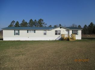 10 Sparrow Rd, Ray City, GA 31645