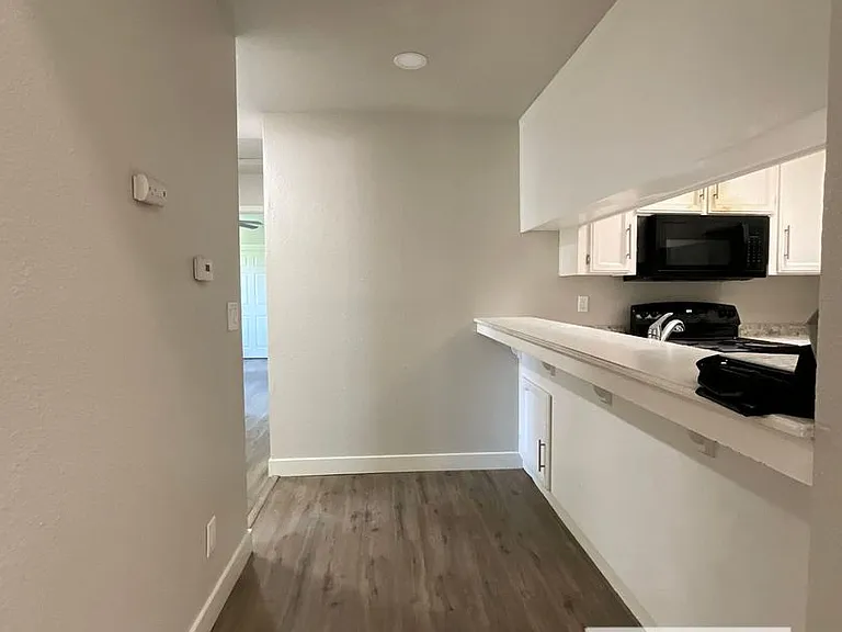 7016 N Thorne Ave — Photo 7