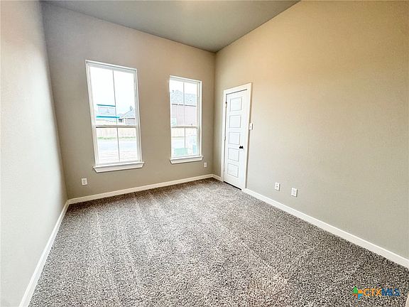 4th image of 1529 Hillside Dr