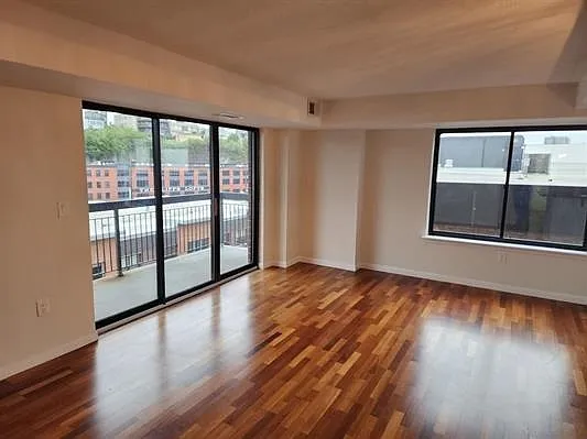 700 1st St #9Q — Photo 1