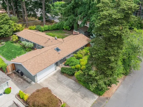 11805 SW Belvidere Pl, Portland, OR 97225