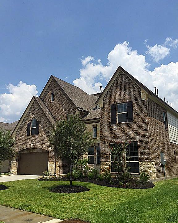 1st image of 423 Promenade Estates Ln