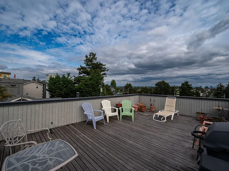 Linden Lofts — Photo 10
