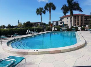 9 High Point Cir N APT 106, Naples, FL 34103