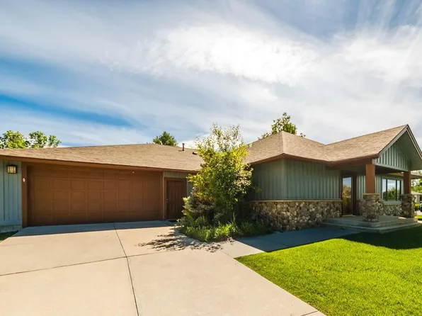 8 River Rock Rd, Sheridan, WY 82801