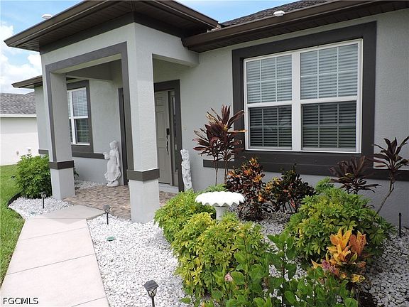4th image of 204 NW 11th St