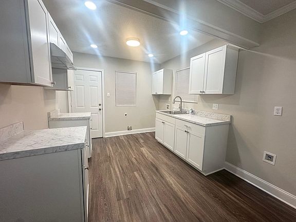 4th image of 81 E Fernwood Ave