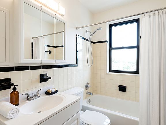 4th image of 4980 Broadway #3E