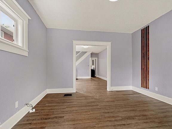 4th image of 614 N Temple Ave