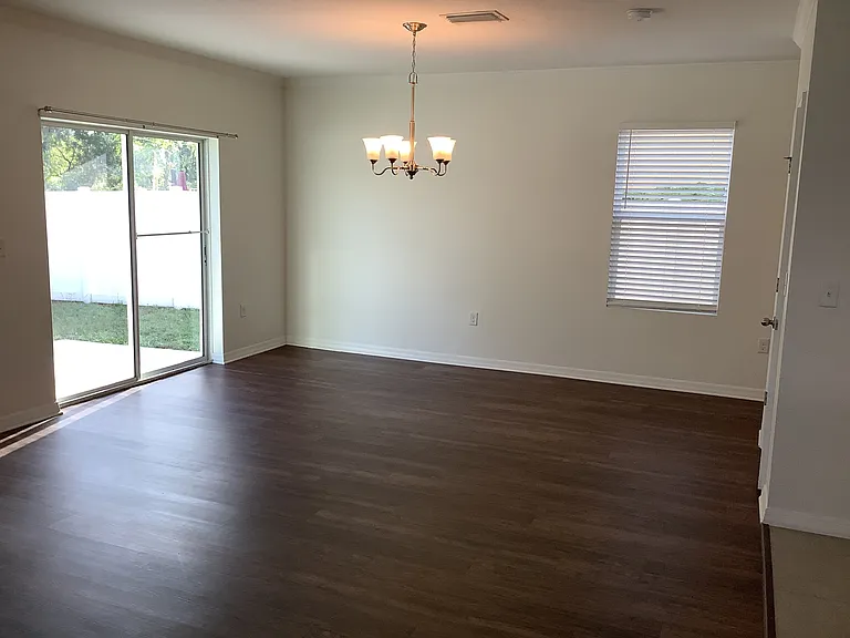 807 Wiltonway Dr — Photo 4