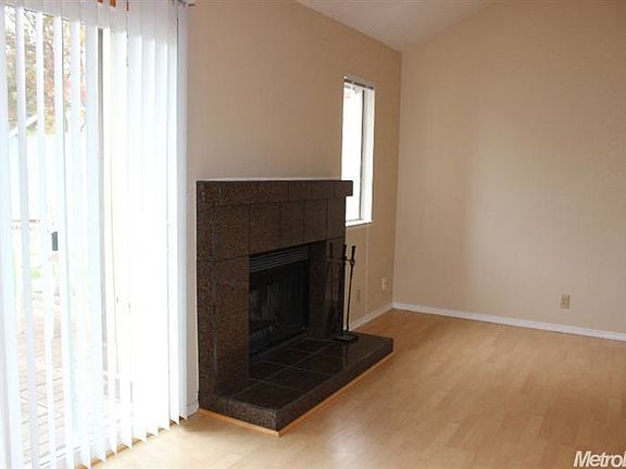 4th image of 6319 Hillsdale Blvd